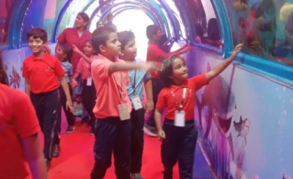 Excursion to the Aquarium2